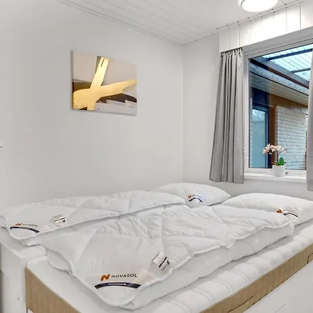 Vakantiehuis 4 Bedroom Lovely In