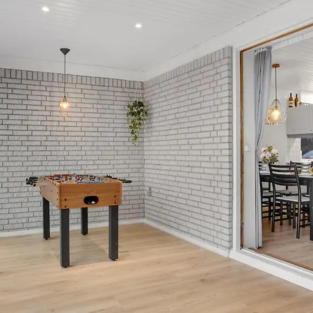 4 Bedroom Lovely In * Hejls