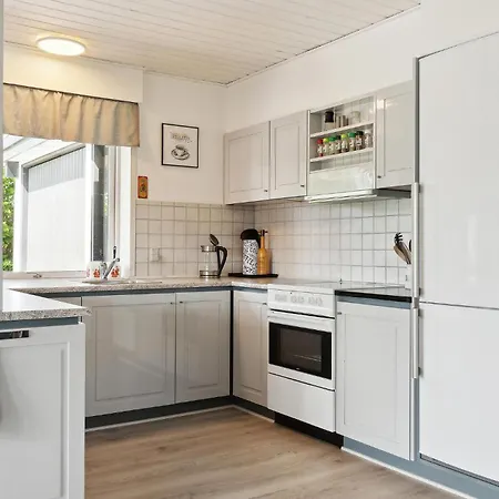 4 Bedroom Lovely In * Hejls